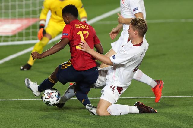 林孝天重伤！右踝三角韧带断裂 右侧腓骨骨折