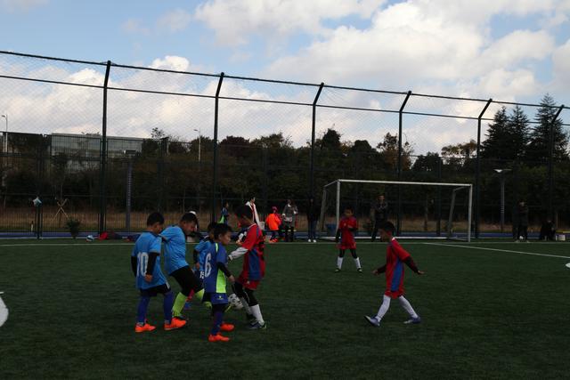 郭艾伦自曝感染新冠 腿部训练中出现严重拉伤